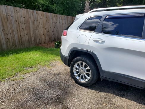 Used 2019 Jeep Cherokee Latitude w/ Popular Appearance Group FWD image 10