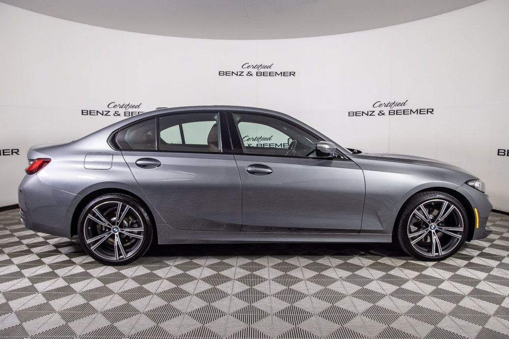 Used 2023 BMW 330i Sedan w/ Driving Assistance Package RWD image 3
