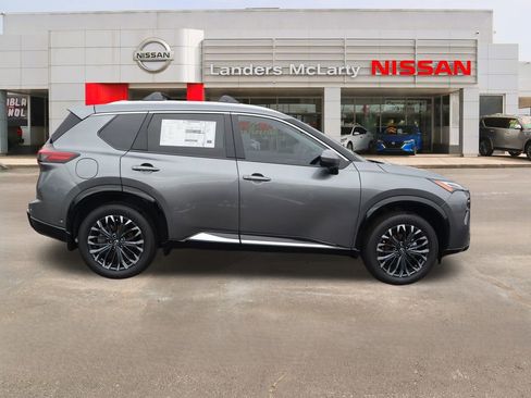 New 2026 Nissan Rogue Platinum image 2