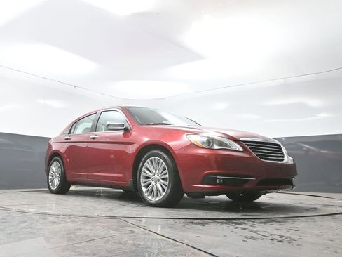 Used 2013 Chrysler 200 Limited image 24