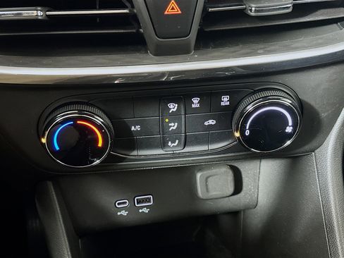 Used 2024 Buick Encore GX Preferred image 24