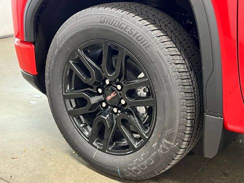 New 2026 GMC Sierra 1500 Elevation image 8