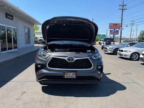 Used 2023 Toyota Highlander LE AWD/4WD image 36