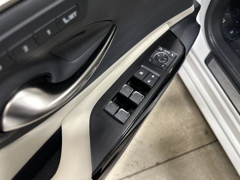 Used 2023 Lexus ES 350 w/ Accessory Package (Z2) FWD image 15