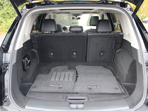 Used 2023 Nissan Rogue SL w/ SL Premium Package image 36