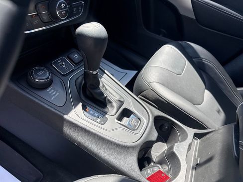 Used 2021 Jeep Cherokee Latitude Lux 80th Anniv w/ Quick Order Package 26U 80TH AWD/4WD image 24