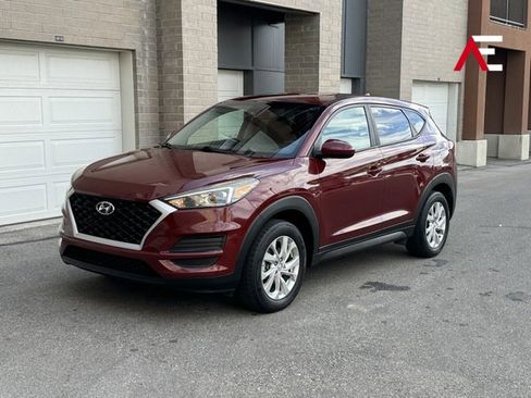Used 2020 Hyundai Tucson SE image 1