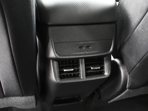 Used 2025 Chevrolet Equinox LT w/ Convenience Package II image 10