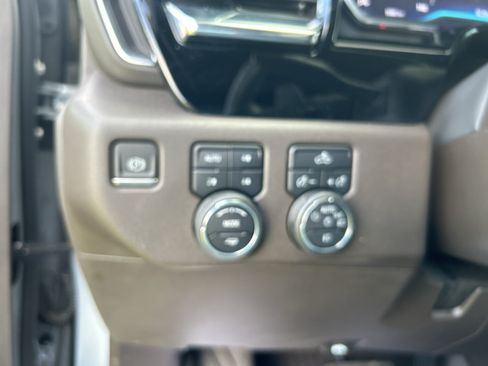 Used 2024 Chevrolet Silverado 1500 LT Trail Boss w/ Convenience Package II AWD/4WD image 32