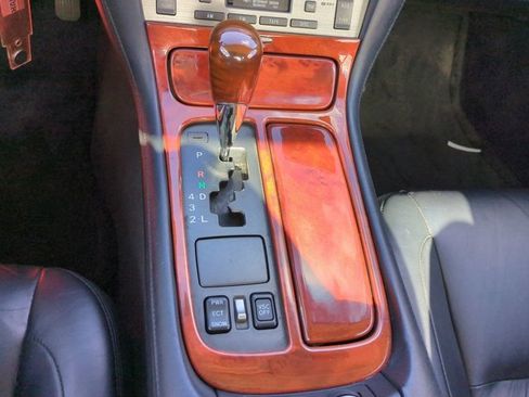 Used 2002 Lexus SC 430 Convertible image 17