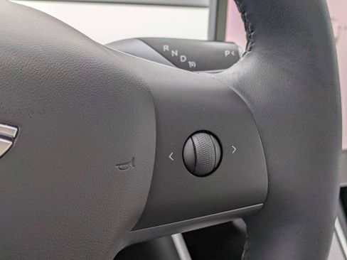 Used 2019 Tesla Model 3 Standard Range image 24