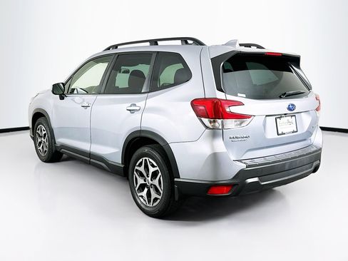 Used 2023 Subaru Forester Premium AWD/4WD image 5