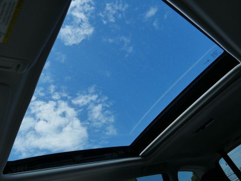 Used 2017 Subaru Forester 2.5i Premium w/ All-Weather Package image 32