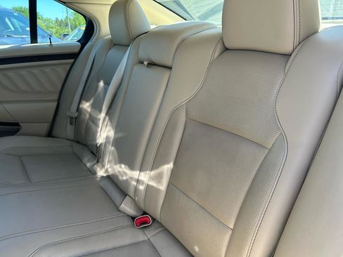 Used 2016 Ford Taurus Limited FWD image 22