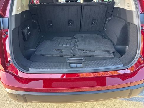 Used 2024 Nissan Rogue SV image 24