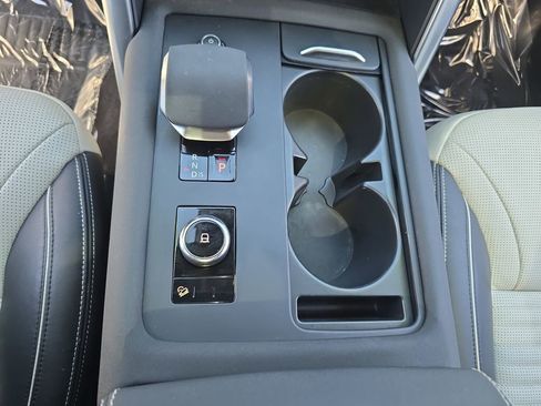 Used 2023 Land Rover Discovery HSE R-Dynamic image 27