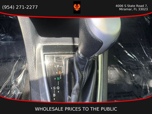Used 2017 Toyota Corolla LE FWD image 11