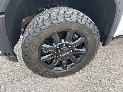 Used 2026 GMC Sierra 2500 AT4 w/ AT4 Premium Plus Package AWD/4WD image 32