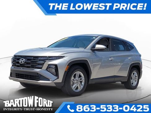 Used 2025 Hyundai Tucson SE FWD image 1