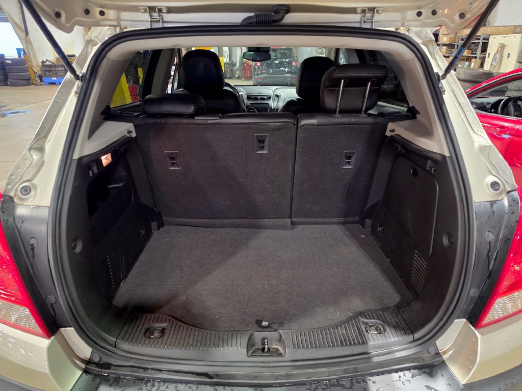 Used 2016 Chevrolet Trax LT w/ LT Convenience Package FWD image 8