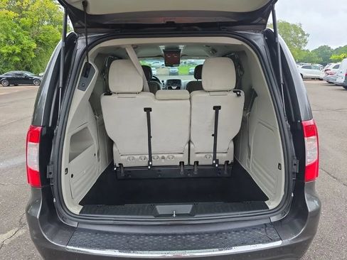 Used 2015 Chrysler Town & Country Touring w/ Driver Convenience Group FWD image 42