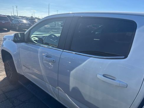 Used 2020 Chevrolet Colorado LT AWD/4WD image 17