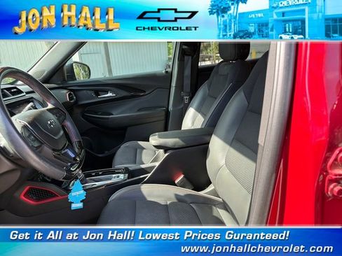 Used 2021 Chevrolet TrailBlazer RS w/ Technology Package FWD image 17