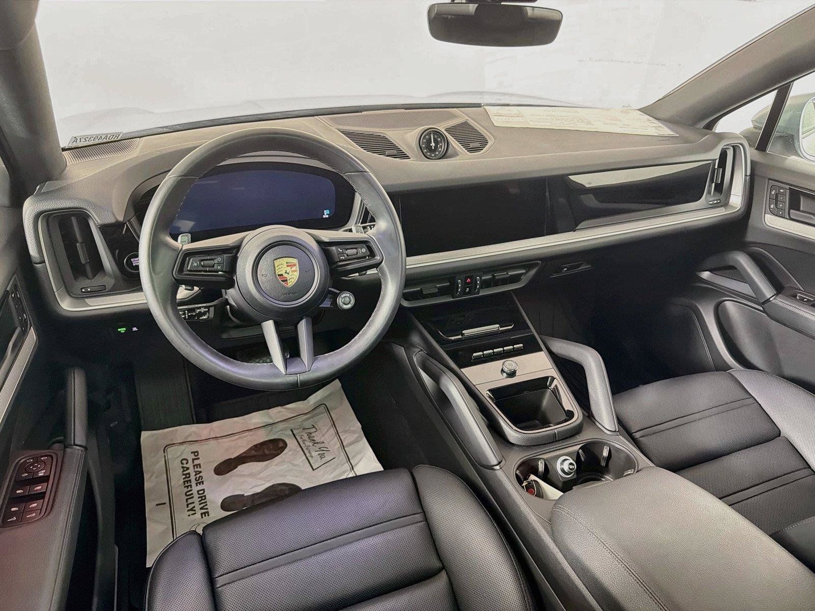 Certified 2024 Porsche Cayenne Coupe AWD/4WD image 18