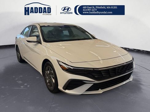 Certified 2024 Hyundai Elantra SEL FWD image 7