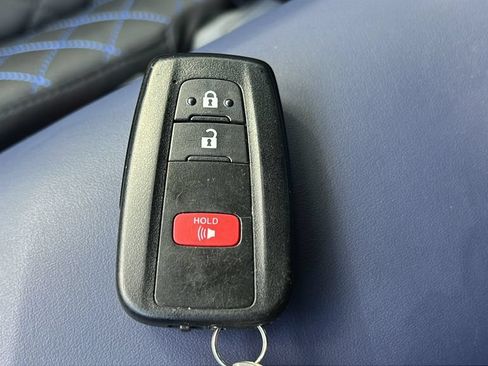 Certified 2021 Toyota C-HR XLE FWD image 22