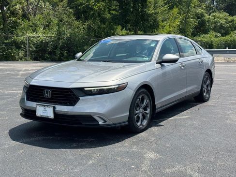 Certified 2023 Honda Accord EX image 9