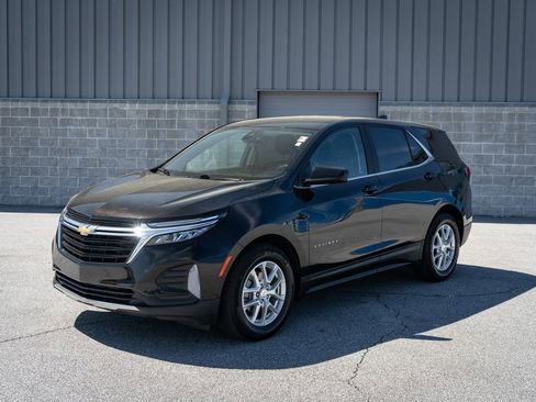 Used 2024 Chevrolet Equinox LT image 3
