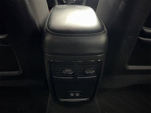 Used 2022 Dodge Charger R/T w/ Blacktop Package image 70