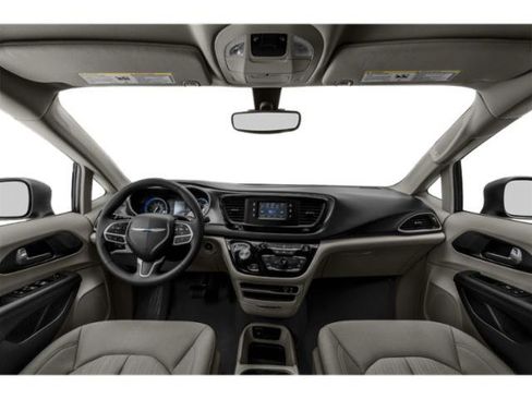 Used 2020 Chrysler Pacifica Touring FWD image 5