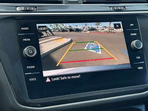 Used 2021 Volkswagen Tiguan SE R-Line image 27