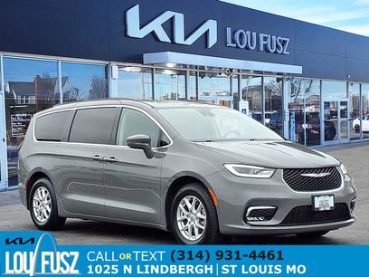 Used 2022 Chrysler Pacifica Touring-L