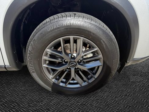 Used 2024 Nissan Rogue S AWD/4WD image 11