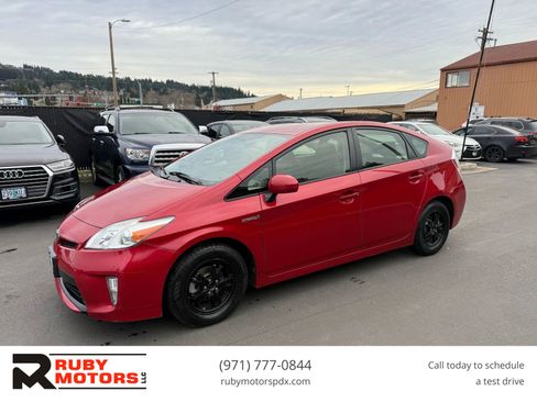 Used 2012 Toyota Prius Two image 1