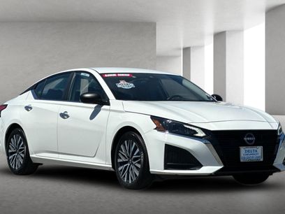 Used 2025 Nissan Altima 2.5 SV