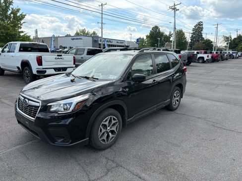 Used 2020 Subaru Forester Premium AWD/4WD image 6