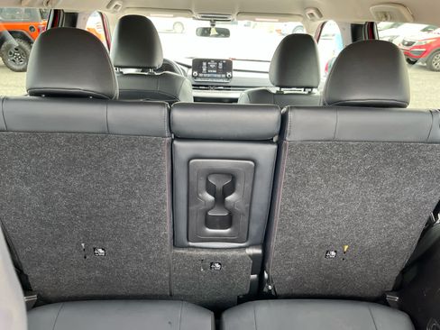 Used 2024 Mitsubishi Outlander SE AWD/4WD image 28