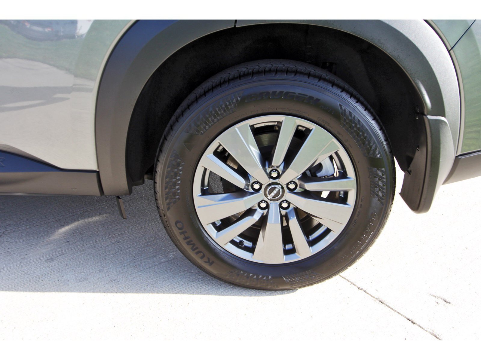 Certified 2025 Nissan Pathfinder SV FWD image 32