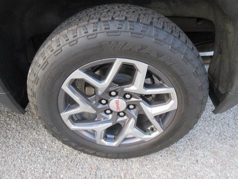 Used 2025 GMC Sierra 1500 SLT w/ SLT Premium Plus Package AWD/4WD image 11