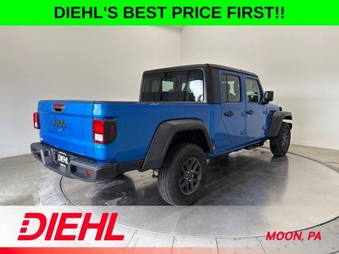 New 2026 Jeep Gladiator Sport AWD/4WD image 7