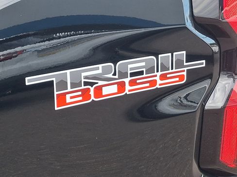 Used 2024 Chevrolet Colorado Trail Boss w/ Advanced Trailering Package AWD/4WD image 30