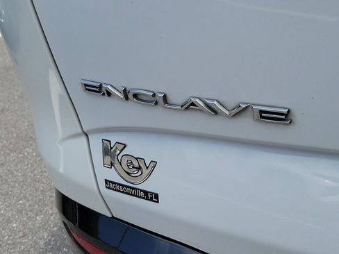 Used 2022 Buick Enclave Essence w/ Experience Buick Package FWD image 7
