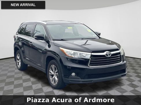 Used 2015 Toyota Highlander XLE AWD/4WD image 1