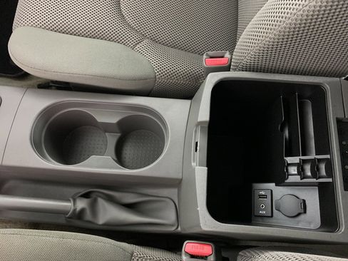 Used 2015 Nissan Frontier SV image 27