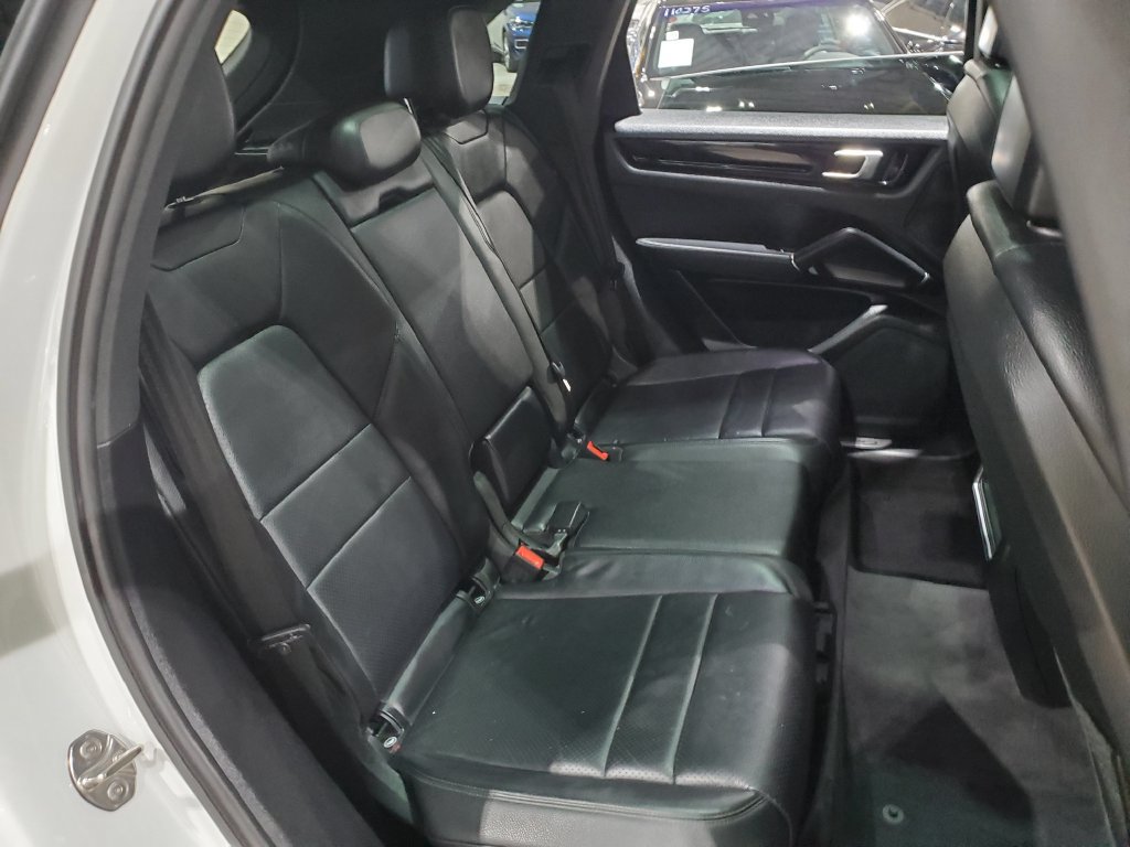 Used 2020 Porsche Cayenne AWD/4WD image 20