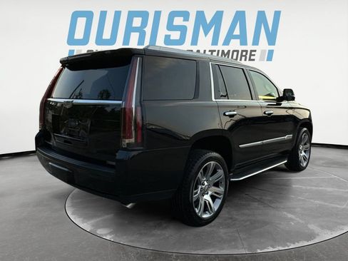 Used 2019 Cadillac Escalade Luxury RWD image 6